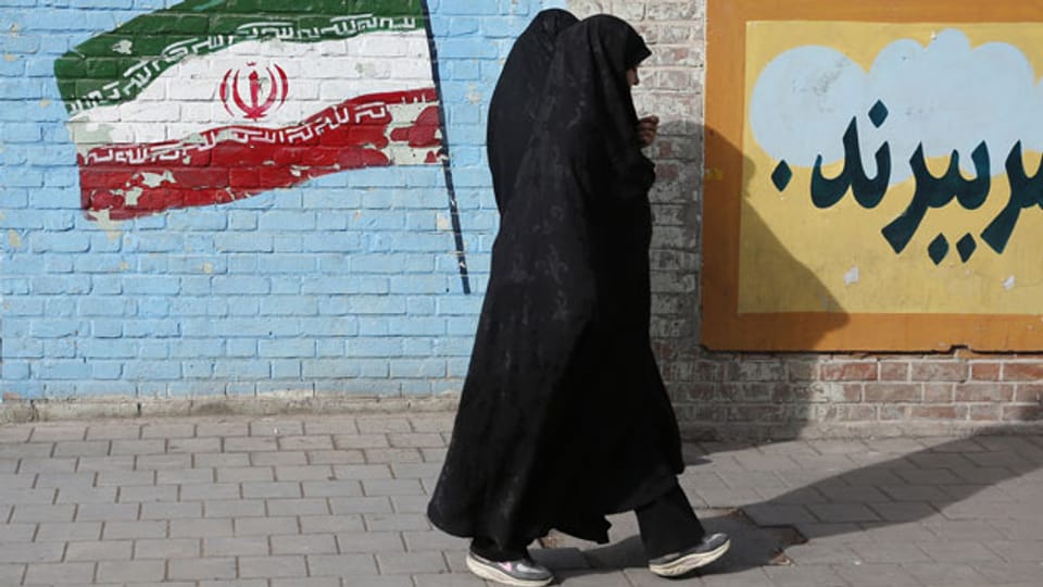 Der Alltag im Iran ist schwierig. Frauen in Teheran.