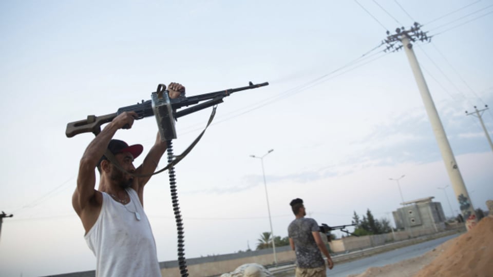 Ein bewaffneter Kämpfer in der Nähe von Tripolis (Archivbild: 2018).