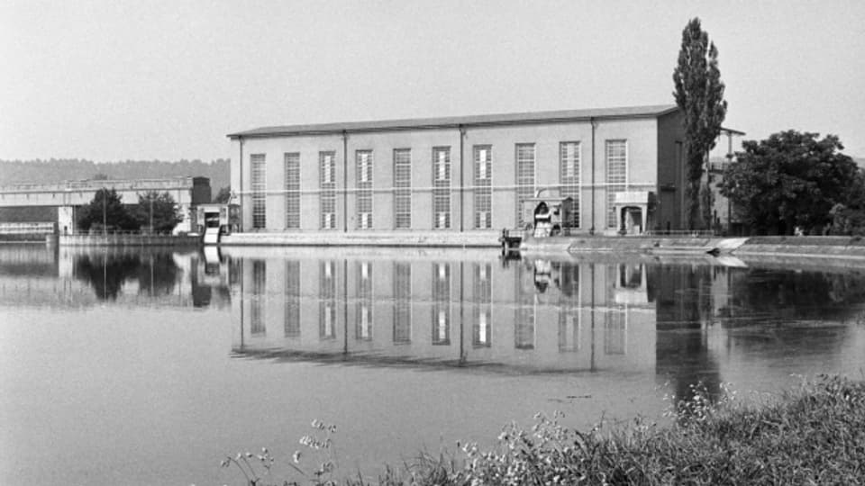 Laufwasserkraftwerk Laufenburg im Kanton Aargau 1979.