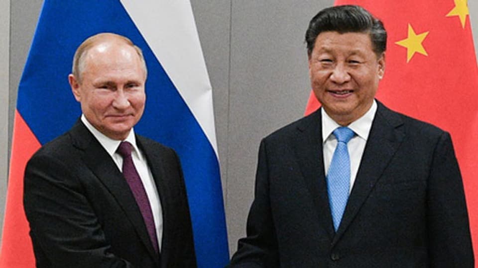 Der chinesische Präsident Xi Jinping (rechts) und der russische Präsident Wladimir Putin am BRICS-Gipfeltreffen im November 2019.