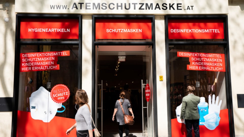 Ein Geschäft in Wien, das Schutzmasken verkauft.