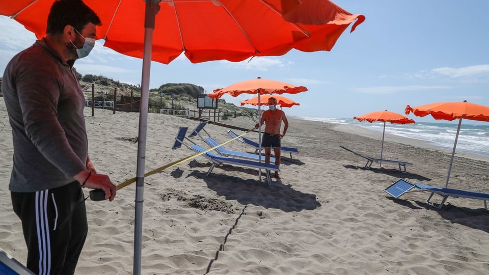 Arbeiten für die Strandöffnung in Italien
