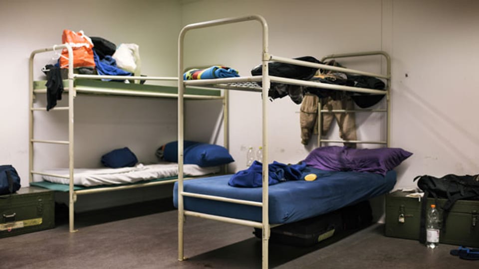Blick in ein Zimmer von abgewiesenen Asylbewerbern in der Asylunterkunft in Kaltbach, Kanton Schwyz. Symbolbild.