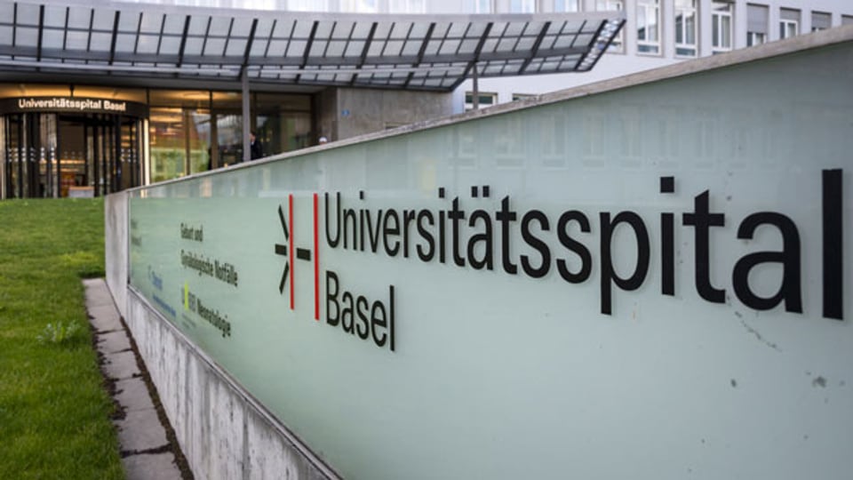 Eingang zum Universitätsspital in Zürich.