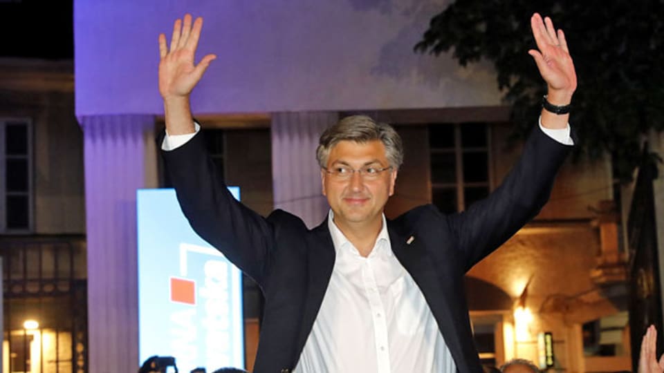 Der kroatische Premierminister und Vorsitzende der Kroatischen Demokratischen Union (HDZ) Andrej Plenkovic feiert den Sieg bei den Parlamentswahlen.