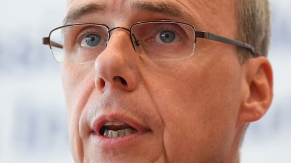 Peter Beuth (CDU), Innenminister des Landes Hessen, gibt im Innenministerium in Wiesbaden ein Statement zum Rücktritt des Landespolizeipräsidenten ab.