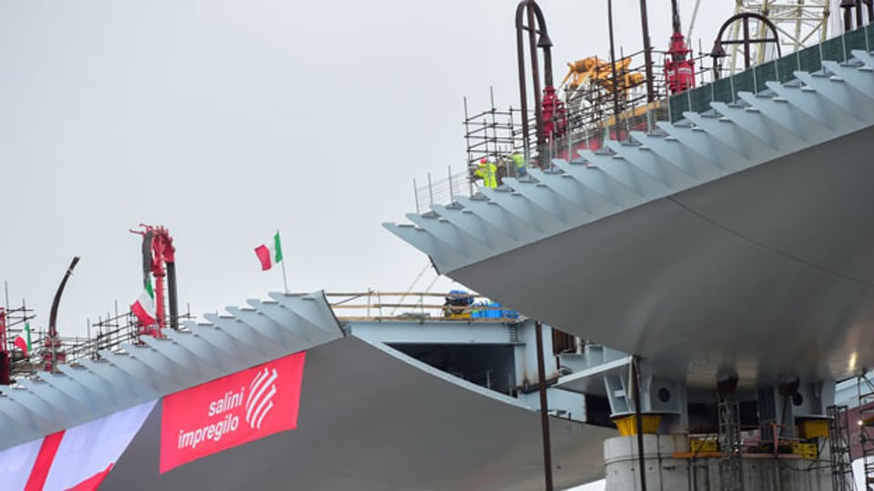 Fertigstellung des letzten Abschnitts der neuen Brücke von Genua.