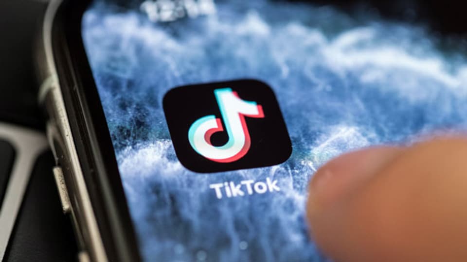 Die App TikTok auf einem Smartphone.