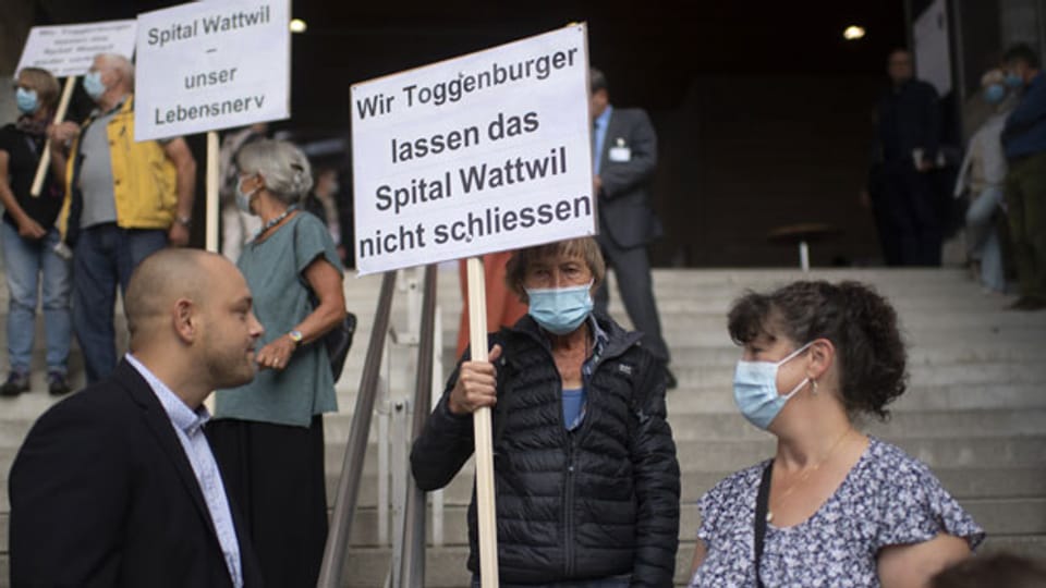 Demonstration des Bürgerforum Pro Regionalspital Wattwil vor dem St. Galler Kantonsrat am 16. September 2020.