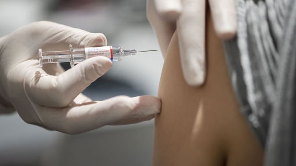 Zu einer Grippewelle könnte es in der kommenden Saison bei uns trotzdem kommen. Spitalmitarbeitende sollten sich impfen lassen.