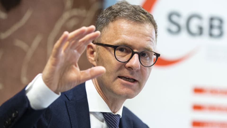 Daniel Lampart, Chefökonom und Leiter Sekretariat SGB, spricht während einer Medienkonferenz des Schweizerischen Gewerkschaftsbundes SGB, am 14. September 2020 in Bern.