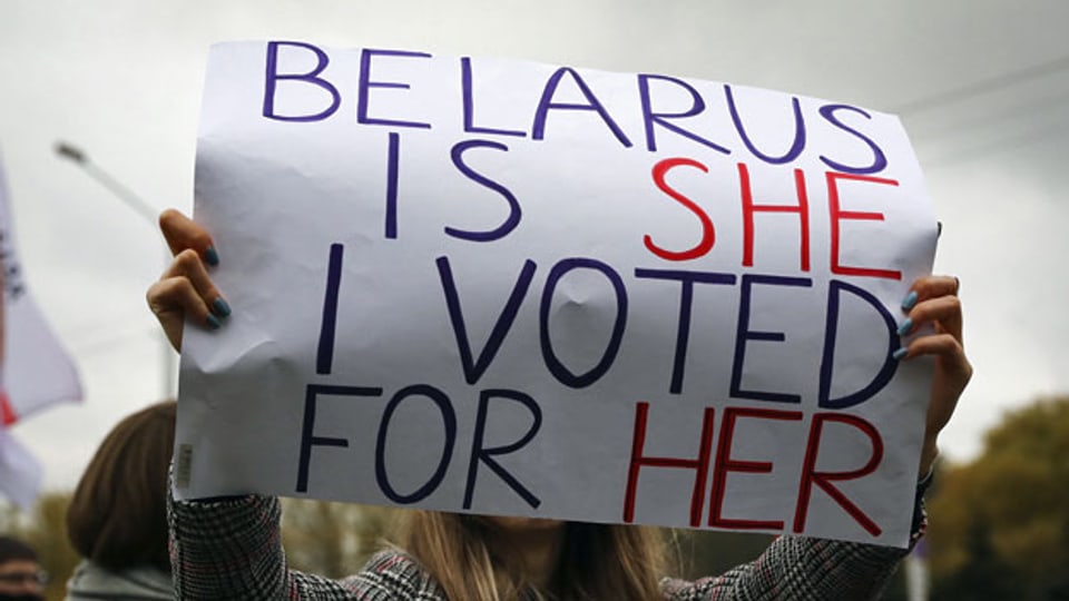 Protestplakat gegen die offiziellen Ergebnisse der Präsidentschaftswahlen in Minsk, Belarus.