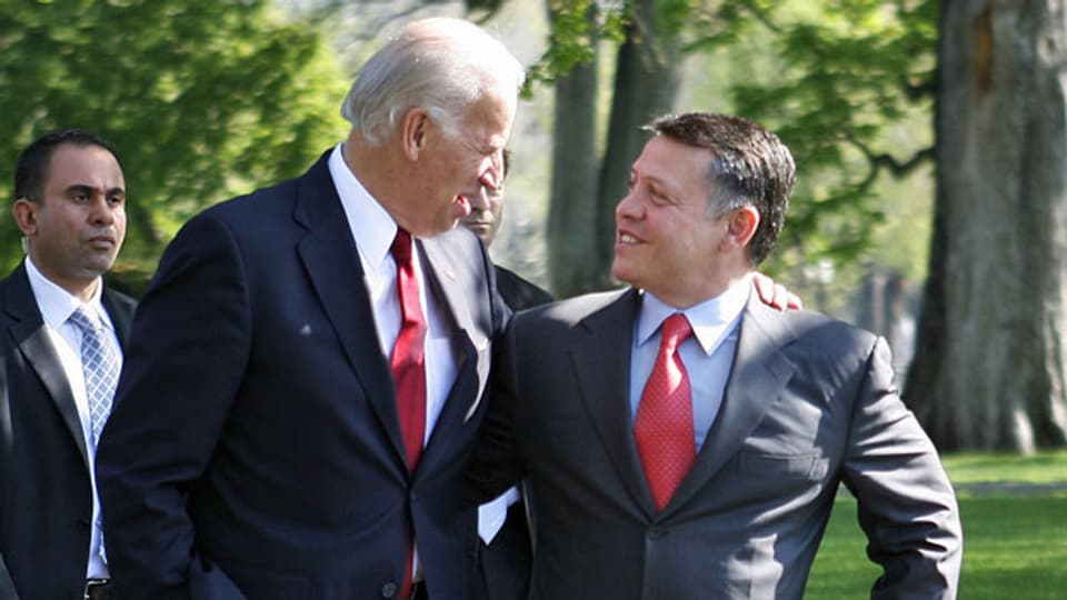 Joe Biden mit König Abdullah II von Jordanien auf dem Weg ins Weisse Haus in Washington. Archivbild vom April 2009.