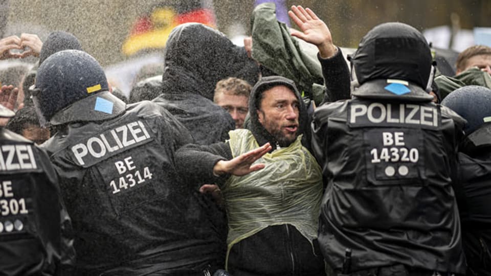 Berlin: Notstandsdebatte führt zu Protesten
