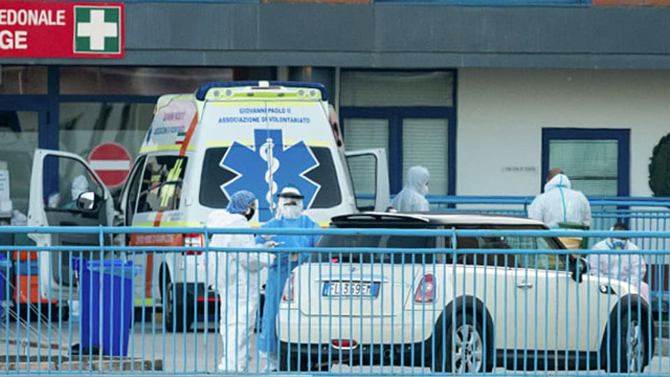 Notaufnahme des Krankenhauses Annunziata in Cosenza, die in den letzten Tagen von Krankenwagen mit Covid-Patienten überrollt wurde.