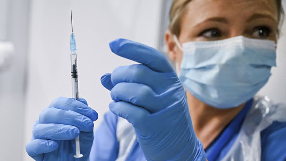 Grossbritannien verzögert zweite Impfung.