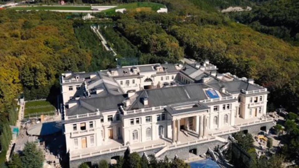 Putins Palast: Nawalny provoziert mit Enthüllungsvideo