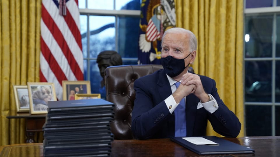Joe Biden hat schon an seinem ersten Tag als US-Präsident erste Erlasse verabschiedet.