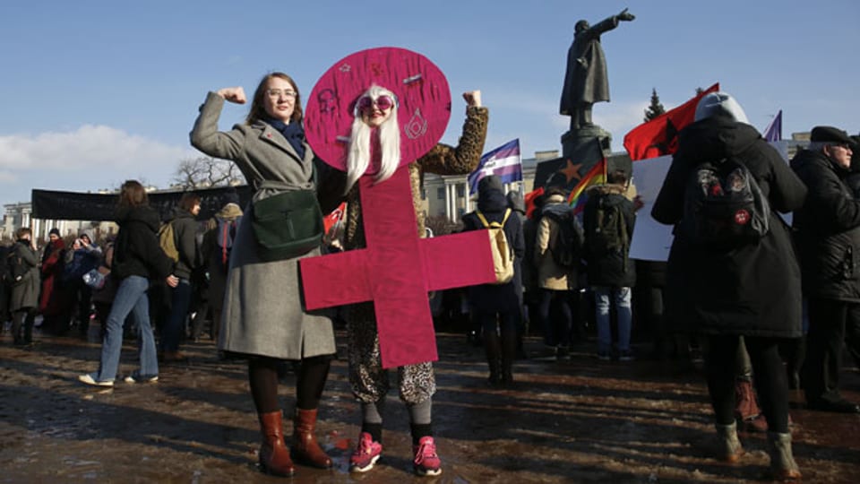 Russinnen demonstrieren 2019 in St. Petersburg für mehr Rechte für Frauen.