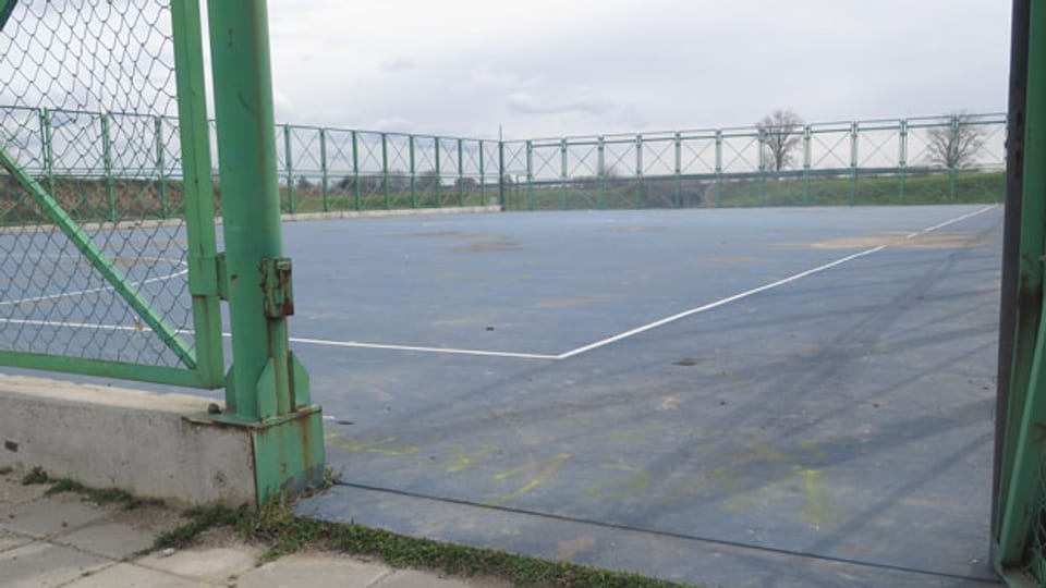 Sportplatz beim Dorf Dinkata.