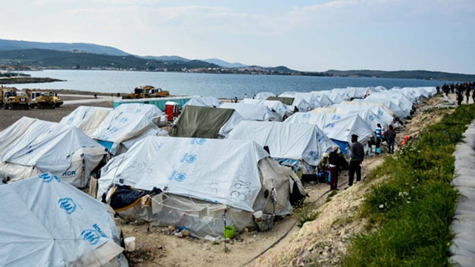 Alltag im Flüchtlingslager Karatepe auf der nordöstlichen Ägäis-Insel Lesbos. Symbolbild.