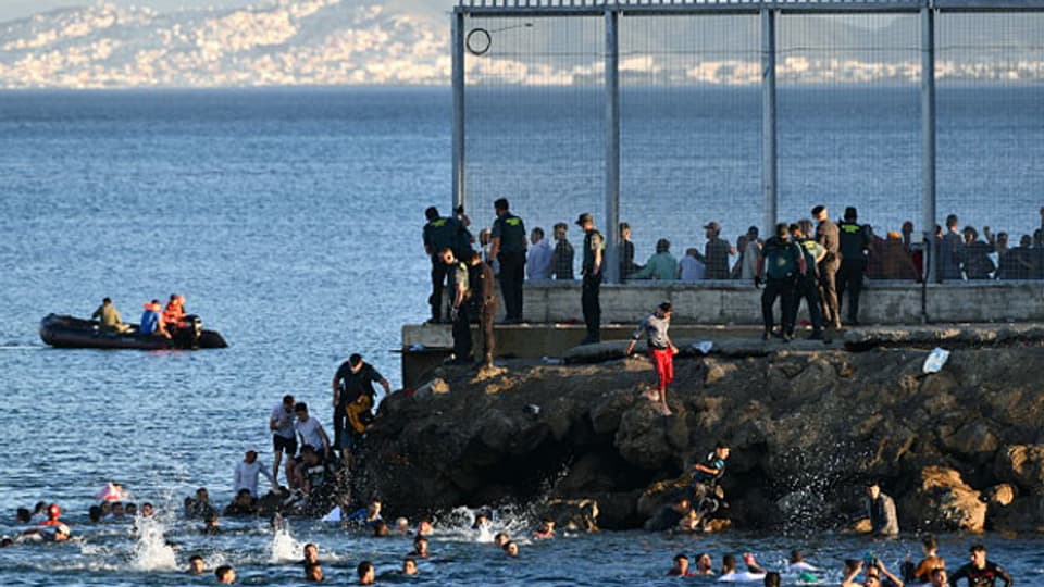 Flucht nach Ceuta: Weshalb schauten die Behörden weg?