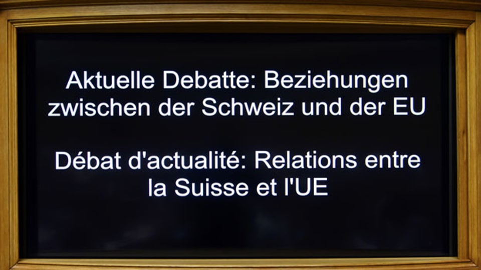 Bildschirm mit der Aktuelle Debatte «Beziehungen zwischen der Schweiz und der EU» während der Sommersession der Eidgenössischen Räte, am Dienstag, 15. Juni 2021 im Nationalrat in Bern.
