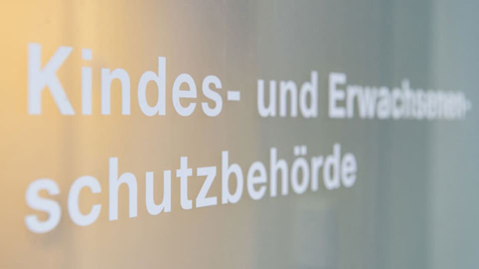 Ein Schriftzug der Kindes- und Erwachsenenschutzbehörde (KESB) der Stadt Zürich.