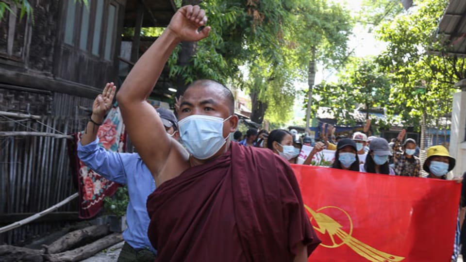 Proteste gegen den Militärputsch vom 1. Februar in Mandalay, Myanmar, am 25. Mai 2021.