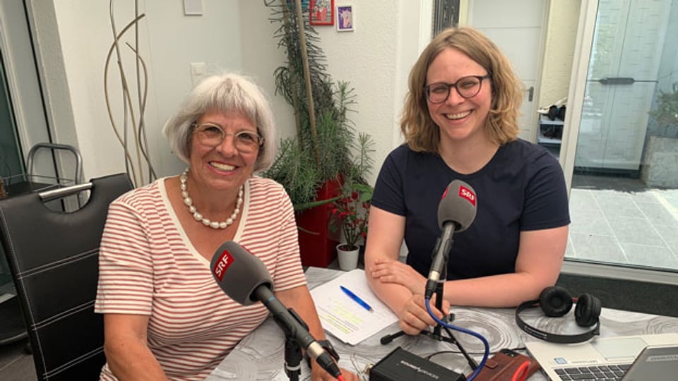 Trudy Streit (links) und Barbara Peter bei der Aufnahme der Sommerserie.