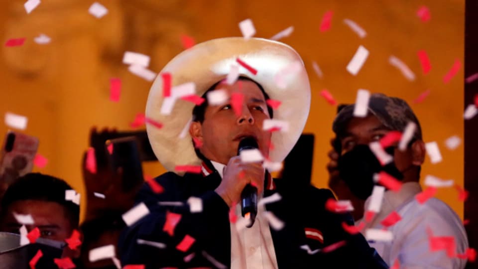 Sechs Wochen nach der Wahl in Peru ist Pedro Castillo neuer Präsident.