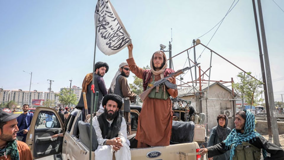 Taliban-Kämpfer nach der Machtübernahme in Kabul (Afghanistan).