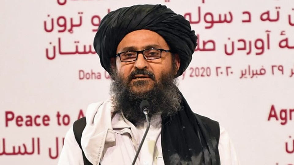 Taliban-Mitbegründer Mullah Abdul Ghani Baradar im Februar 2020 bei der Unterzeichnungszeremonie des US-Taliban-Friedensabkommens in Doha, Katar.