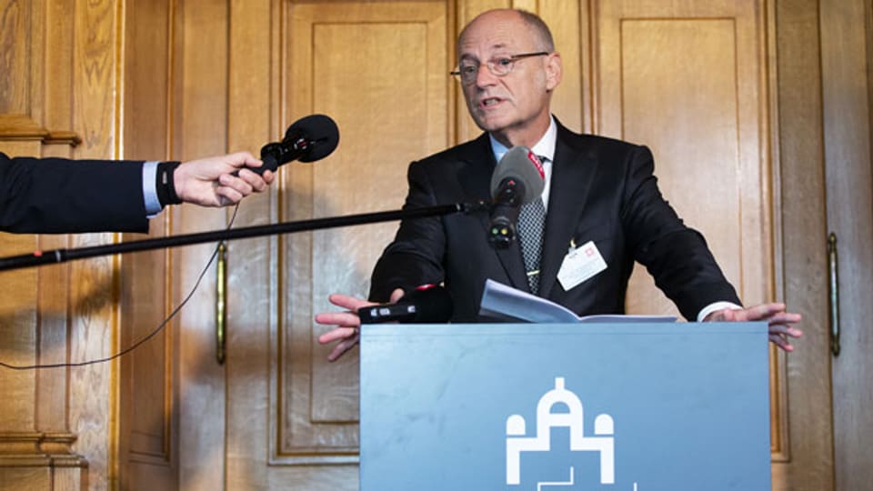 Stefan Blättler, neu gewählter Bundesanwalt, spricht nach Bekanntgabe seiner Wahl am 29. September 2021 im Nationalrat in Bern.