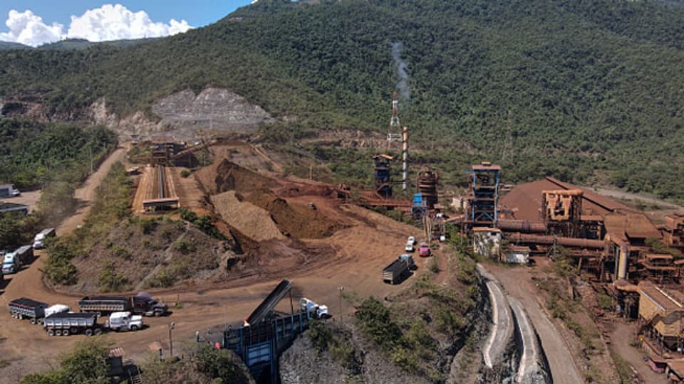 Sicht auf eine Nickelmine, die einer Tochtergesellschaft der Schweizer Solway Investment Group gehört, in der indigenen Kommune El Estor, im Nordosten Guatemalas, am 25. Oktober 2021.