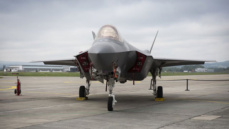 Ein Lockheed Martin F-35A-Kampfjet auf dem Militärflugplatz der Schweizer Armee in Payerne.