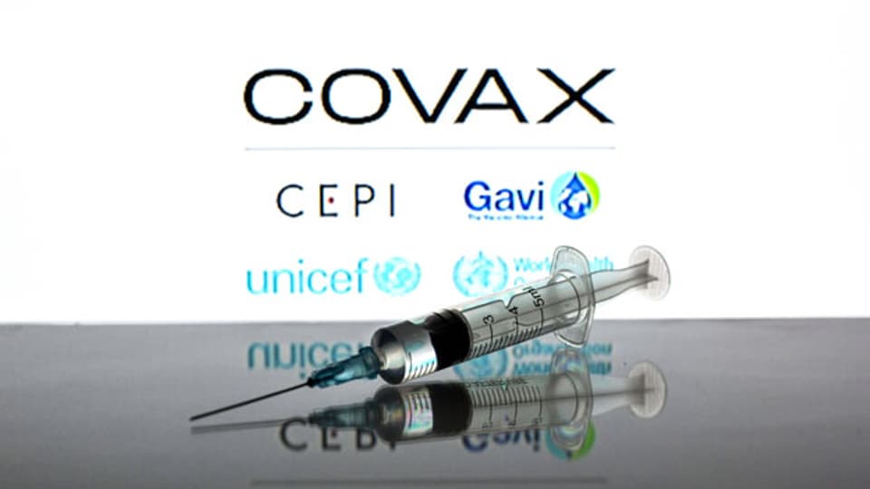COVAX ist die Abkürzung für Covid-19 Vaccines Global Access, eine Initiative, die einen weltweit gleichmäßigen und gerechten Zugang zu COVID-19-Impfstoffen gewährleisten will.