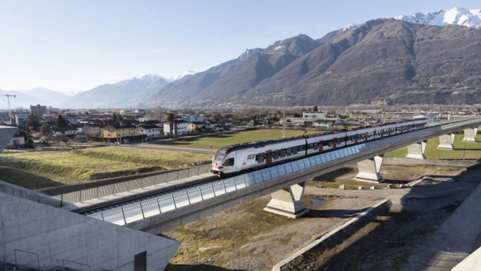 Der Ceneri-Basistunnel verkürzt die Reisezeit zwischen Lugano und Bellinzona deutlich.