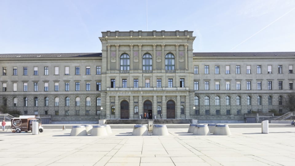 Das Hauptgebäude der ETH Zürich.