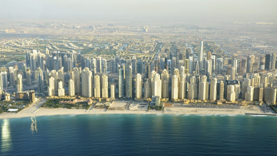 Blick auf die Uferpromenade in Dubai.
