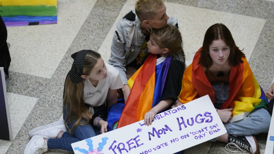 Demonstration am 7. März 2022 in Tallahassee, Florida, gegen den "Don't Say Gay"-Gesetzesentwurf