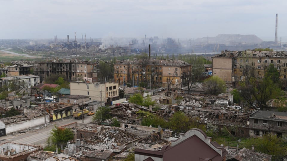 Wie wird der Wiederaufbau der Ukraine finanziert? Blick auf Mariupol am Schwarzen Meer.