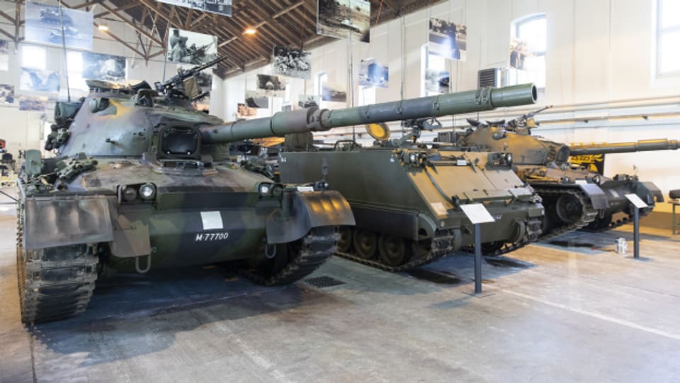 Ausgediente Panzer im Panzermuseum auf dem Waffenplatz Thun.