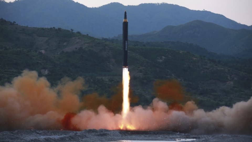 Undatiertes Bild eines Raketenstarts in Nordkorea