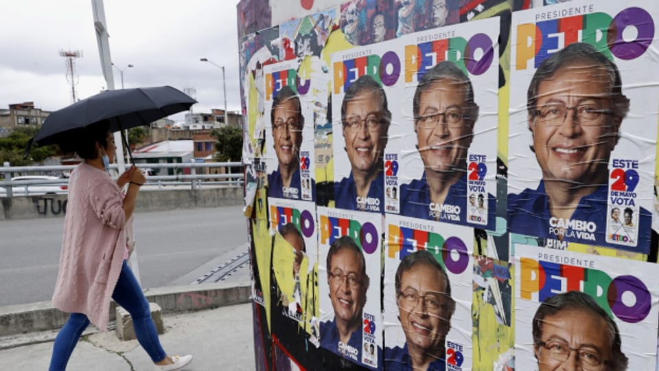 Wahlplakate des linken Präsidentschaftskandidaten Gustavo Petro in Bogotà, Kolumbien.