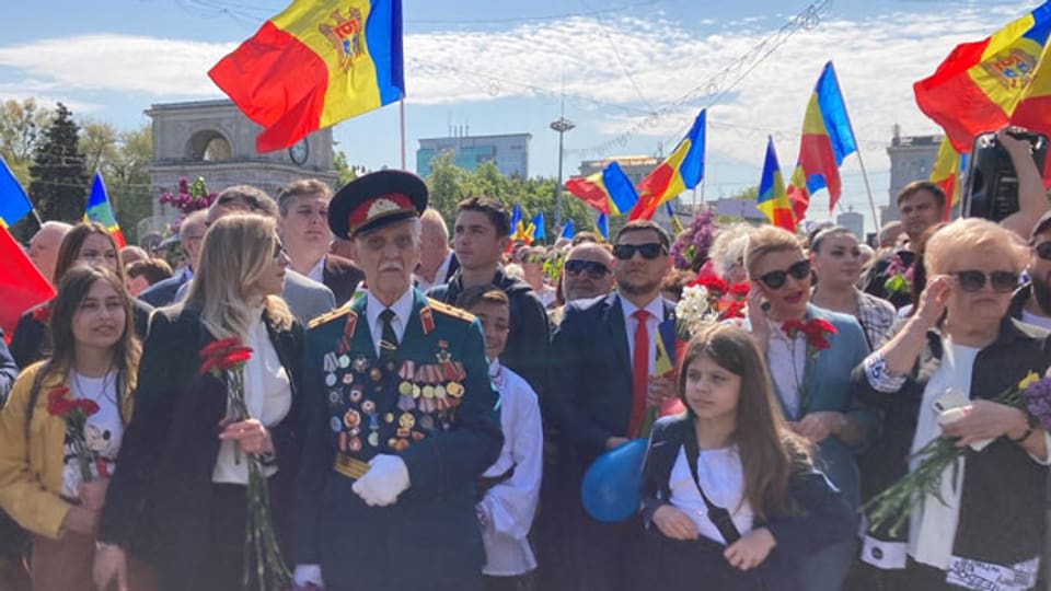  «Ich wünsche mir, dass die Russen kommen», sagt eine Teilnehmerin des Umzugs zum Sieg der Roten Armee über die Nazis in der moldawischen Hauptstadt Chisinau.
