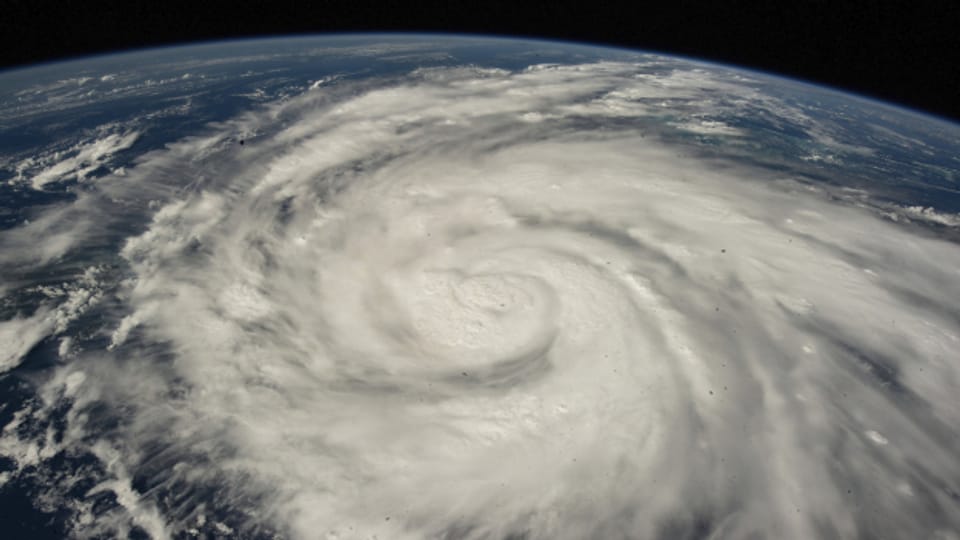 Einer der stärksten Stürme in den USA: Im Bundesstaat Florida ist Hurricane Ian nun auf Land getroffen.