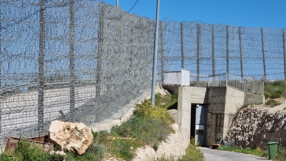 Verhärtete Fronten: die «grüne Linie» ist heute vor allem eine israelische Sicherheitsbarriere, die manchmal sogar Dorfteile trennt.