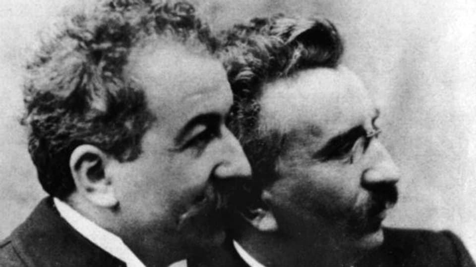 Louis und Auguste Lumière erfanden den Cinematografen.