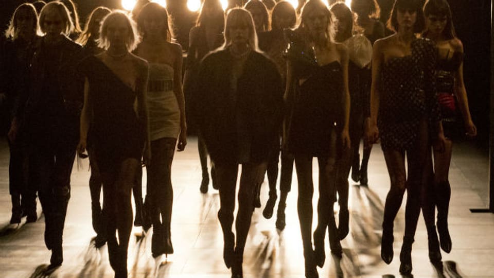 Dünne Models auf dem Laufsteg an der Pariser Fashion-Week.
